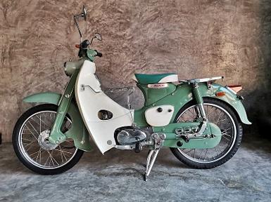 HondaC100..สีเขียวโบราณเดิมๆโครงเดิม เครื่องเดิมก้านกระทุ้งชิวๆ HondaC100..สีเขียวโบราณเดิมๆโครงเดิม เครื่องเดิมก้านกระทุ้งชิวๆ